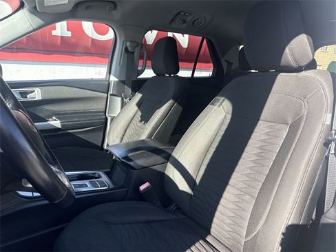 Used 2020 Ford Explorer XLT image 11