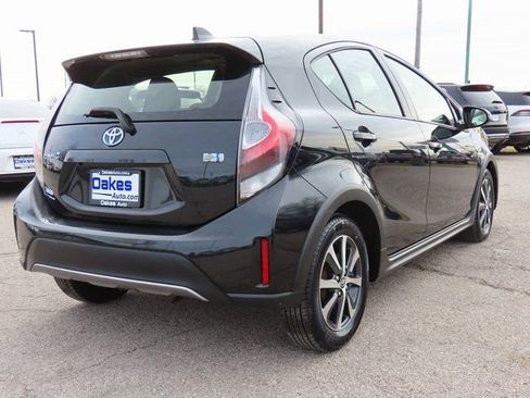 Used 2018 Toyota Prius C Three image 7