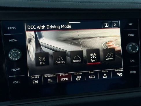 Used 2021 Volkswagen Jetta GLI FWD image 5