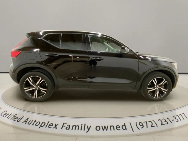Used 2023 Volvo XC40 B4 Core w/ Convenience Package FWD image 6