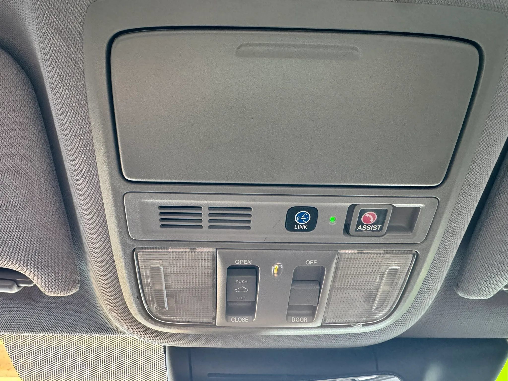 Used 2018 Honda Accord Touring image 15
