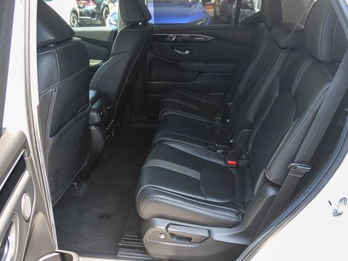 Used 2025 Honda Pilot Touring image 19