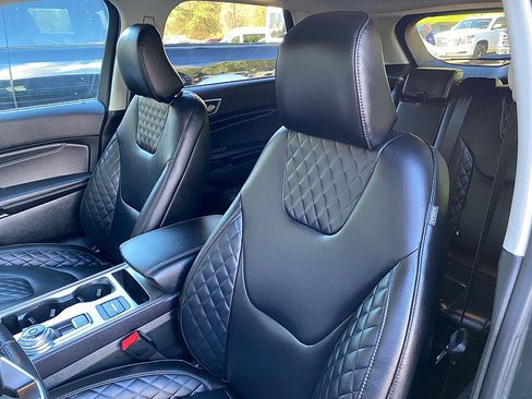 Used 2023 Ford Edge Titanium AWD/4WD image 25