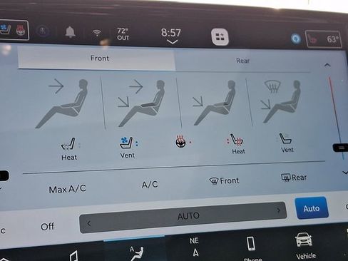 Used 2023 Chrysler Pacifica Limited FWD image 27