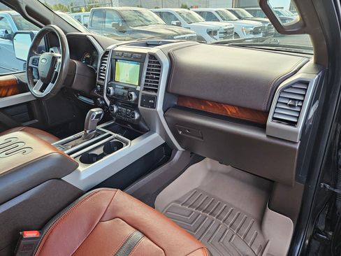 Used 2018 Ford F150 King Ranch w/ Equipment Group 601A Luxury AWD/4WD image 35