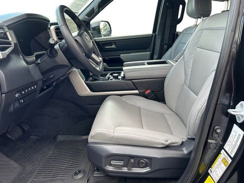 Used 2025 Toyota Tundra Limited AWD/4WD image 10
