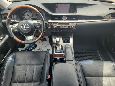 Used 2018 Lexus ES 350 w/ Luxury Package w/Wood Trim FWD image 9