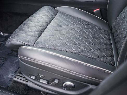 Used 2025 Genesis GV70 3.5T Sport w/ Sport Advanced Package image 35