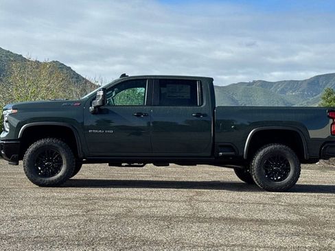 New 2026 Chevrolet Silverado 2500 ZR2 AWD/4WD image 7