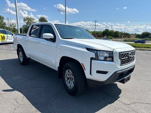 Certified 2024 Nissan Frontier SV w/ Technology Package AWD/4WD image 8