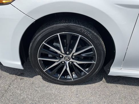 Used 2023 Toyota Camry SE FWD image 9