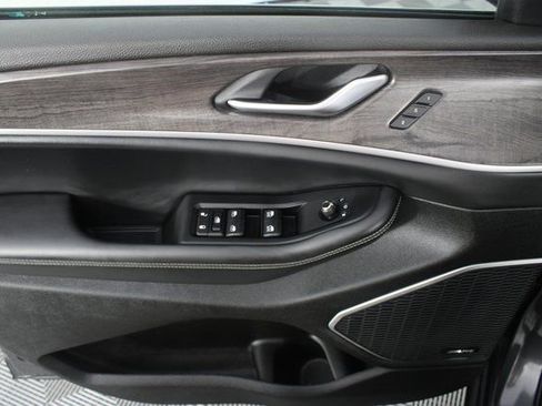 Used 2023 Jeep Grand Cherokee 4WD 4xe image 14