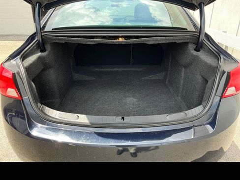 Used 2018 Chevrolet Impala LT FWD image 10