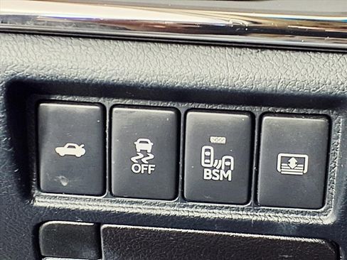 Used 2014 Toyota Avalon Limited image 17