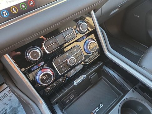 Used 2021 GMC Yukon XL Denali w/ Denali Premium Package image 39