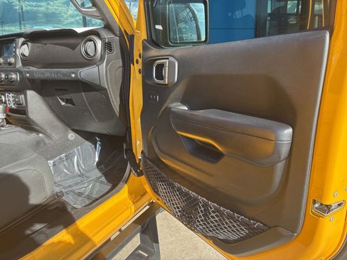 Used 2019 Jeep Wrangler Unlimited Sport S AWD/4WD image 16