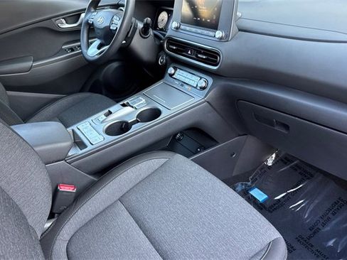 Used 2023 Hyundai Kona SE w/ Cargo Package image 18
