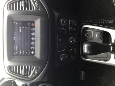 Used 2020 Jeep Compass Latitude w/ Cold Weather Group AWD/4WD image 24