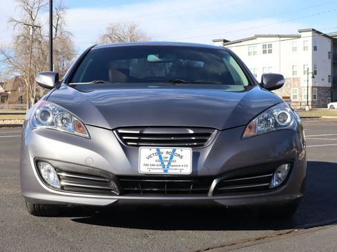 Used 2010 Hyundai Genesis 3.8 image 14