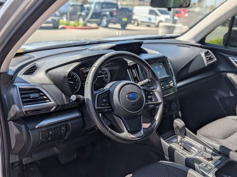 Used 2022 Subaru Forester Premium AWD/4WD image 14