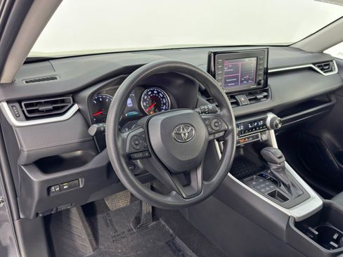 Used 2022 Toyota RAV4 XLE image 12