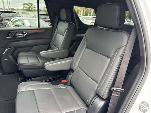Used 2025 GMC Yukon Denali image 14
