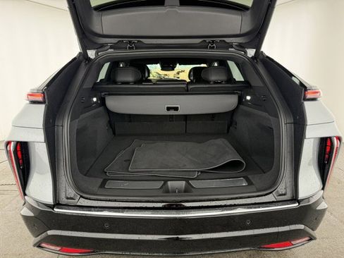 Used 2025 Cadillac Lyriq Luxury RWD image 5