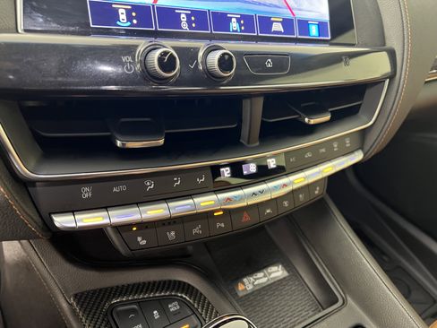 Used 2021 Cadillac CT5 V w/ Platinum Package AWD/4WD image 32