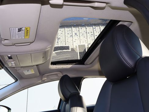 Used 2025 MAZDA MAZDA3 s image 8