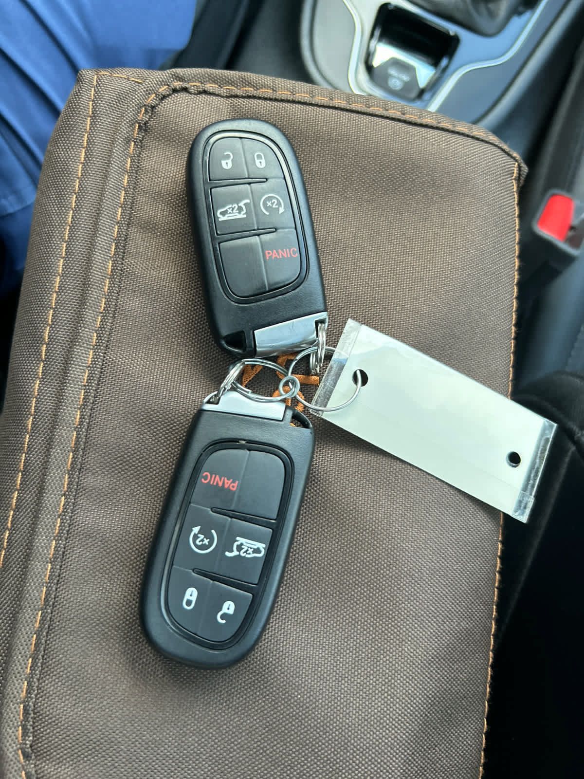 Used 2019 Jeep Cherokee Overland w/ Technology Group AWD/4WD image 21