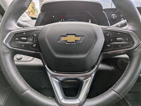 Used 2025 Chevrolet Trax LT w/ LT Convenience Package image 23