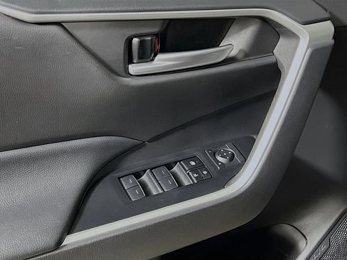 Used 2023 Toyota RAV4 XLE Premium image 17