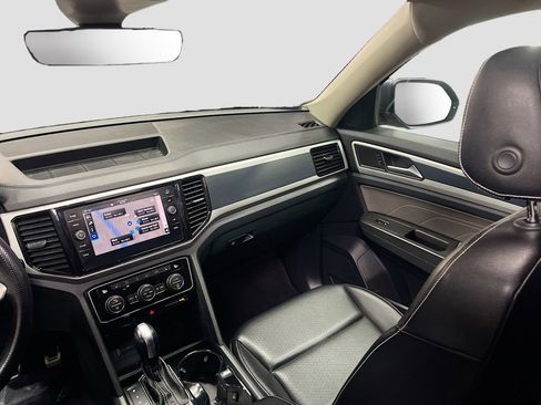 Used 2022 Volkswagen Atlas SEL R-Line image 24