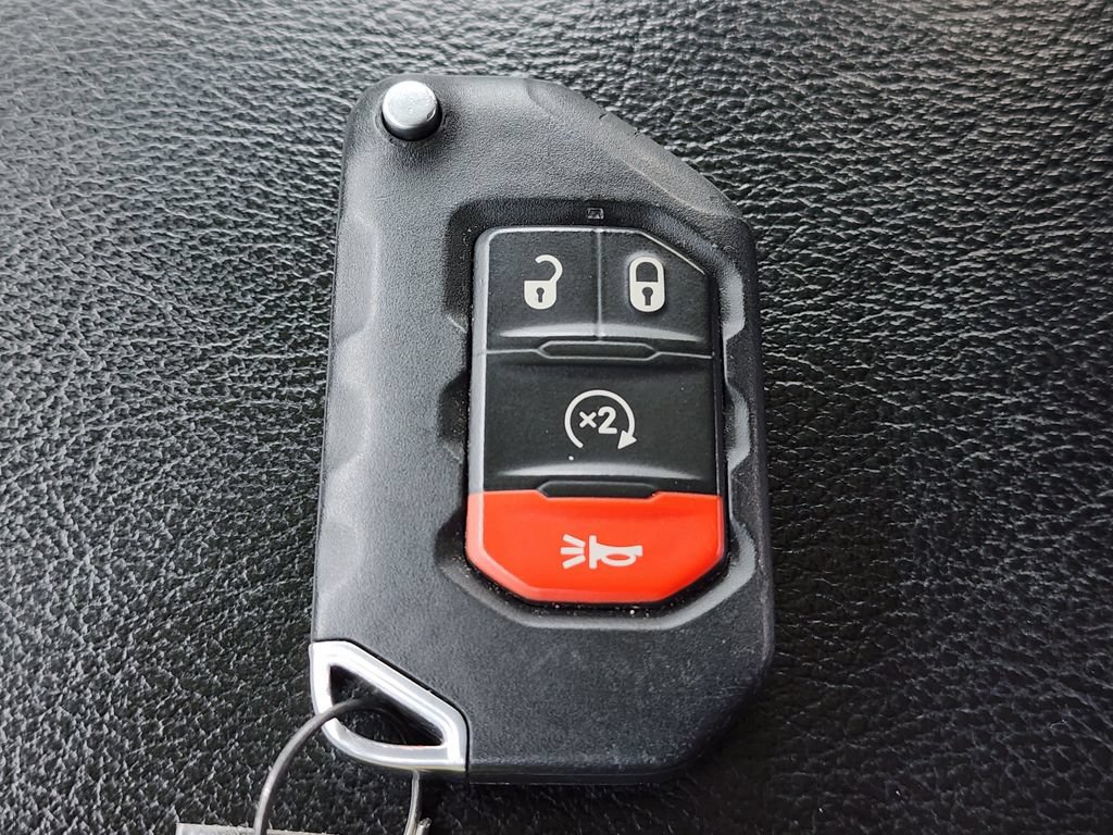 Used 2021 Jeep Gladiator Sport AWD/4WD image 31
