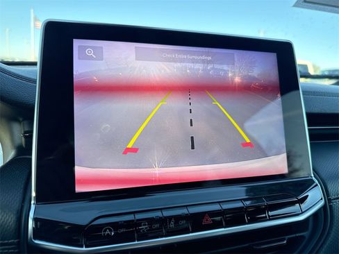 Used 2022 Jeep Compass Altitude w/ Convenience Group image 14