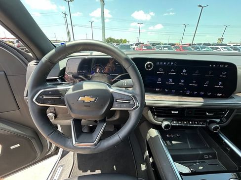 Used 2025 Chevrolet Tahoe LT w/ Comfort Package RWD image 10
