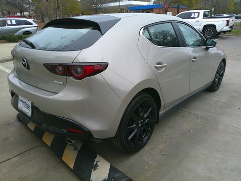Used 2024 MAZDA MAZDA3 s image 12