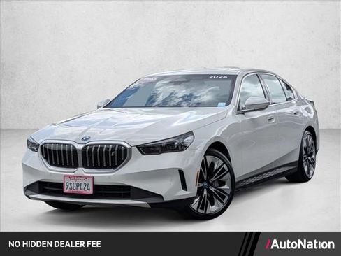 Used 2024 BMW i5 eDrive40i w/ Convenience Package RWD image 1
