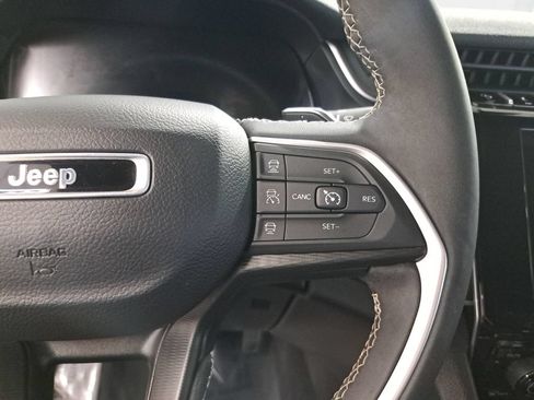 Certified 2024 Jeep Grand Cherokee Altitude AWD/4WD image 19