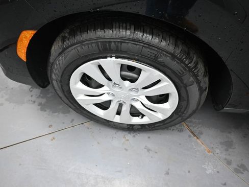 Used 2023 Kia Soul LX image 32