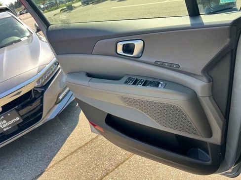 New 2026 Kia Carnival EX FWD image 15