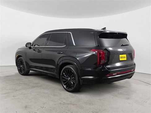 Used 2025 Hyundai Palisade Calligraphy image 3