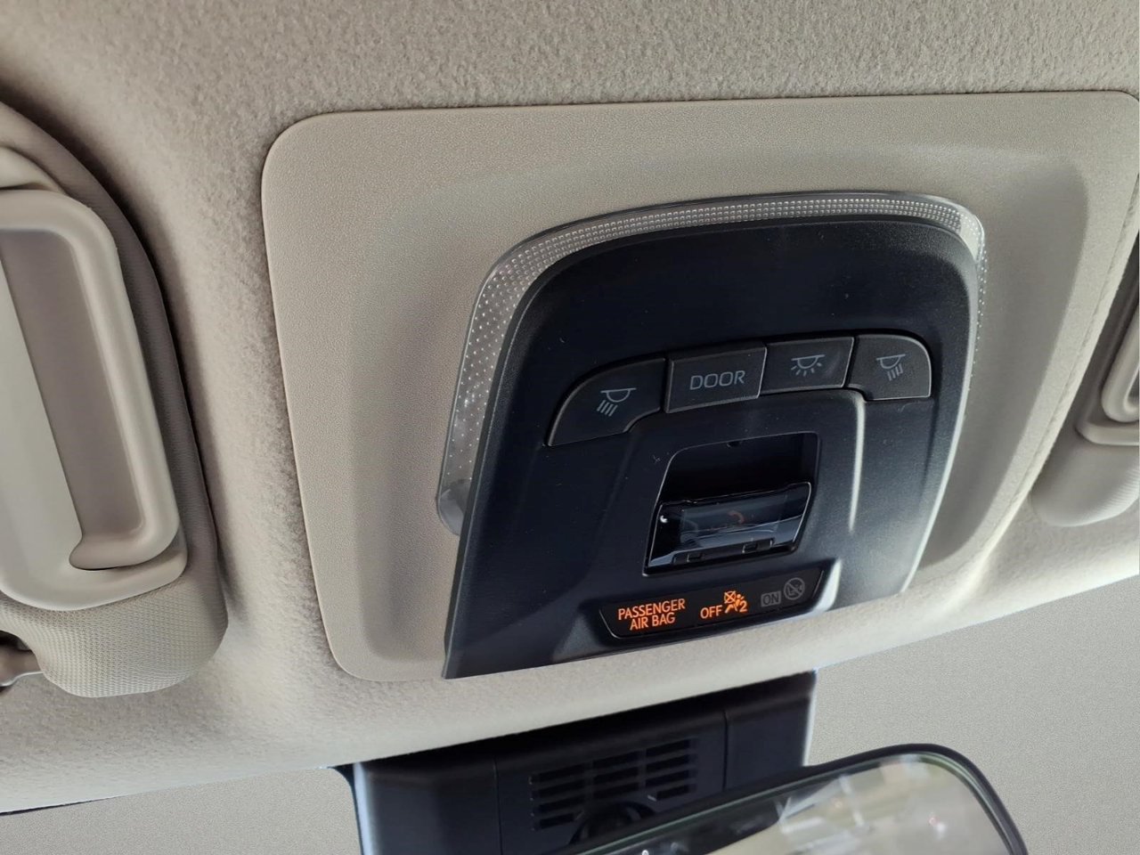 Used 2027 Toyota Corolla LE FWD image 23