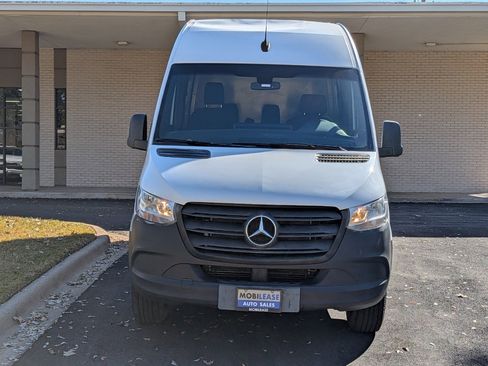 Used 2019 Mercedes-Benz Sprinter 144 image 2