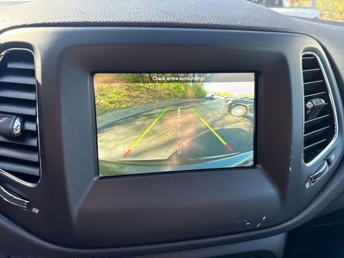 Used 2019 Jeep Compass Latitude AWD/4WD image 20