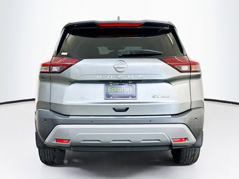 Used 2023 Nissan Rogue SV image 7