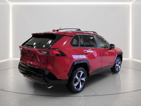Used 2023 Toyota RAV4 SE w/ Weather & Moonroof Package AWD/4WD image 31