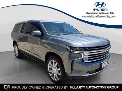 Used 2021 Chevrolet Suburban High Country w/ Premium Package AWD/4WD image 1