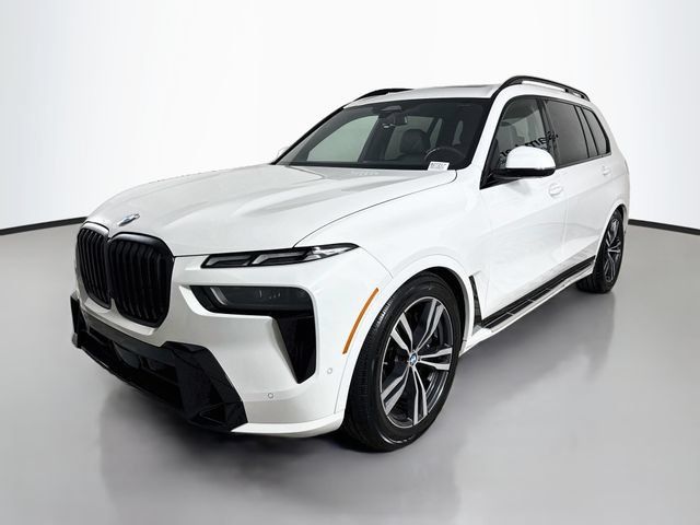 Used 2026 BMW X7 xDrive40i w/ M Sport Package AWD/4WD image 3