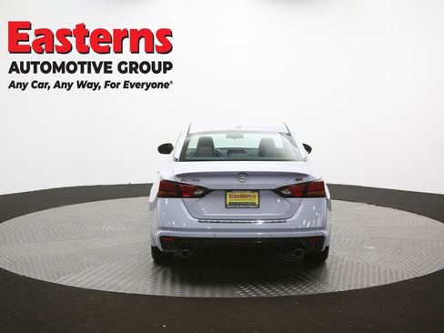Used 2023 Nissan Altima 2.5 SR FWD image 40